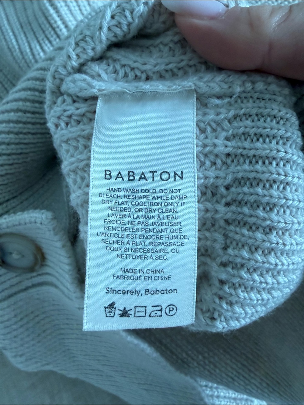 Aritzia Babaton Canberra Wool Cropped Cardigan Size Medium - Picture 8 of 9